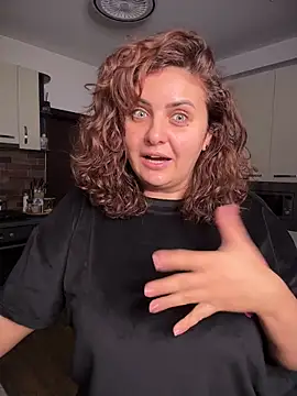 AnneKane online show from 12/03/25, 04:57