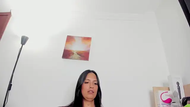 nia  white online show from 04/07/26, 01:18