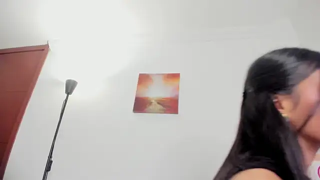 nia  white online show from 04/05/26, 02:07