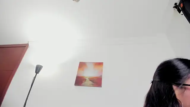 nia  white online show from 04/11/26, 01:24