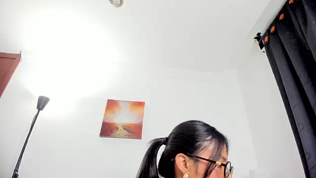 nia  white online show from 03/17/26, 03:42