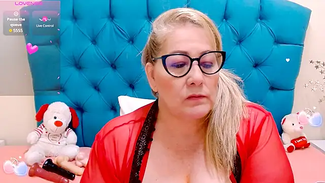 Nayla Garner online show from 10/14/25, 02:39