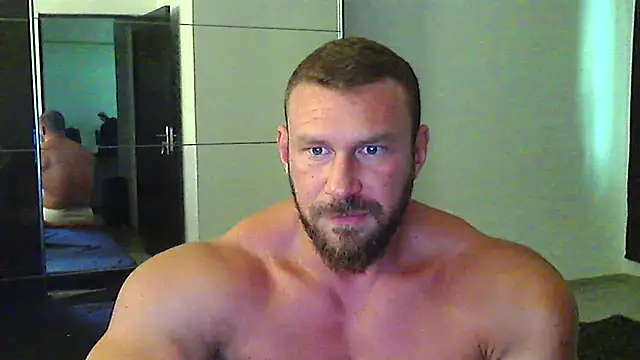 Snapshot of muscularkevin chatting on 07/15/26, 01:29 muscularkevin online show from 07/15/26, 01:29