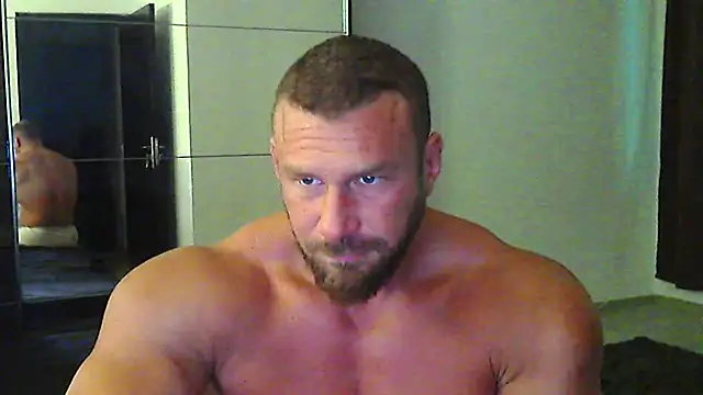 Snapshot of muscularkevin chatting on 07/08/26, 03:30 muscularkevin online show from 07/08/26, 03:30