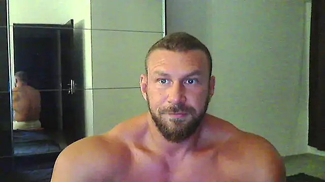 Snapshot of muscularkevin chatting on 07/08/26, 06:08 muscularkevin online show from 07/08/26, 06:08