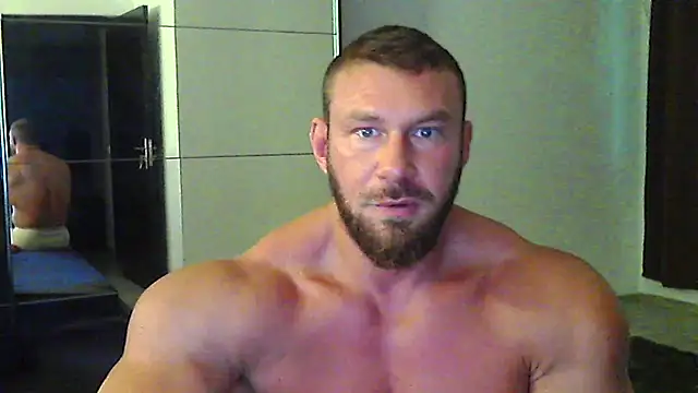 Snapshot of muscularkevin chatting on 07/17/26, 03:26 muscularkevin online show from 07/17/26, 03:26