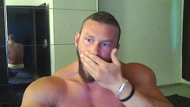 Snapshot of muscularkevin chatting on 06/25/26, 03:26 muscularkevin online show from 06/25/26, 03:26