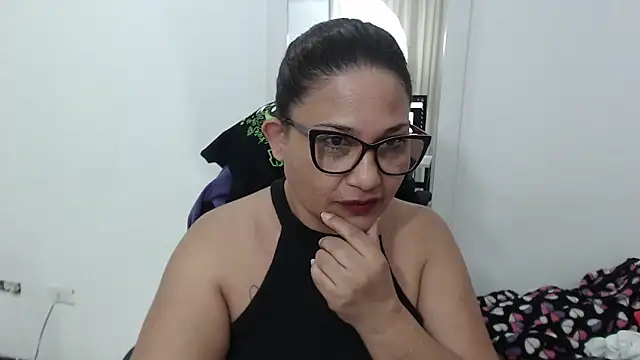 Snapshot of Katha_Marck chatting on 10/12/25, 06:48 Katha Marck online show from 10/12/25, 06:48