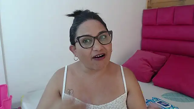 Snapshot of Katha_Marck chatting on 05/08/26, 08:23 Katha Marck online show from 05/08/26, 08:23