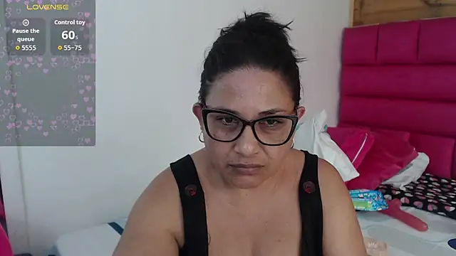 Snapshot of Katha_Marck chatting on 06/15/26, 05:45 Katha Marck online show from 06/15/26, 05:45