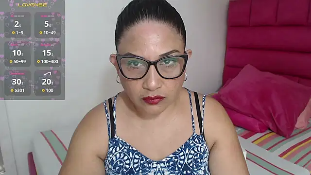 Snapshot of Katha_Marck chatting on 07/16/26, 12:35 Katha Marck online show from 07/16/26, 12:35