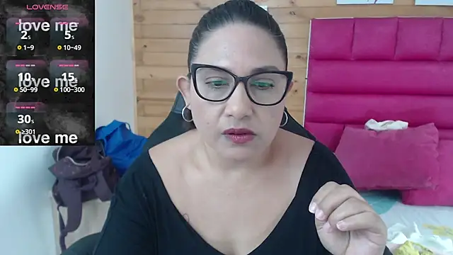 Snapshot of Katha_Marck chatting on 03/22/25, 02:58 Katha Marck online show from 03/22/25, 02:58