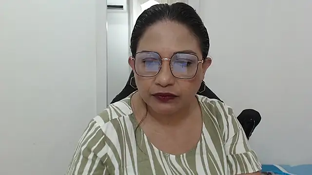 Snapshot of Katha_Marck chatting on 09/24/25, 01:28 Katha Marck online show from 09/24/25, 01:28