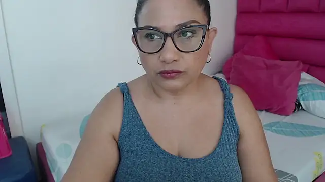 Snapshot of Katha_Marck chatting on 05/13/26, 12:34 Katha Marck online show from 05/13/26, 12:34