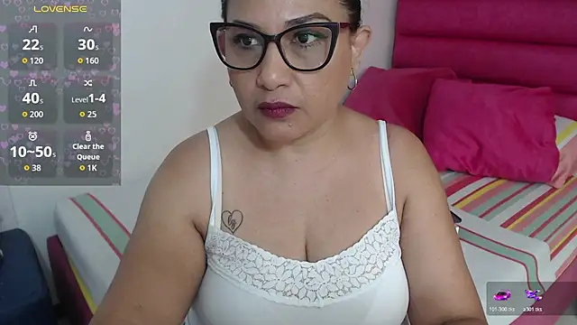 Snapshot of Katha_Marck chatting on 07/17/26, 12:57 Katha Marck online show from 07/17/26, 12:57