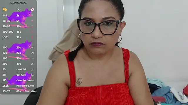 Snapshot of Katha_Marck chatting on 10/31/25, 01:19 Katha Marck online show from 10/31/25, 01:19