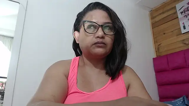 Snapshot of Katha_Marck chatting on 05/03/26, 10:42 Katha Marck online show from 05/03/26, 10:42