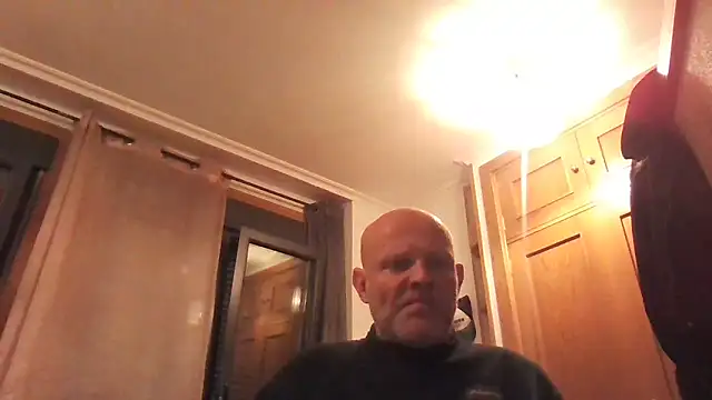 Snapshot of davigochi77bcn chatting on 12/18/24, 07:52 davigochi77bcn online show from 12/18/24, 07:52