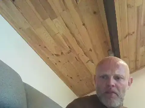 Snapshot of davigochi77bcn chatting on 03/20/25, 09:35 davigochi77bcn online show from 03/20/25, 09:35