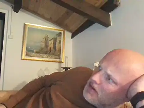 Snapshot of davigochi77bcn chatting on 03/18/25, 09:21 davigochi77bcn online show from 03/18/25, 09:21