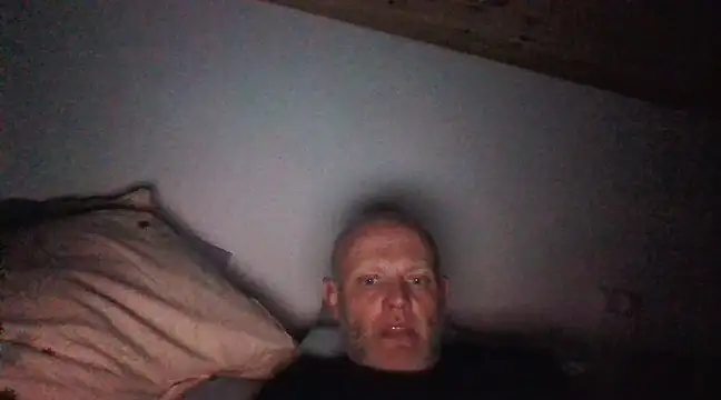 Snapshot of davigochi77bcn chatting on 03/05/25, 02:36 davigochi77bcn online show from 03/05/25, 02:36