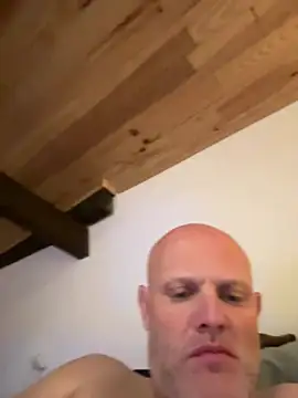 Snapshot of davigochi77bcn chatting on 02/25/25, 02:25 davigochi77bcn online show from 02/25/25, 02:25