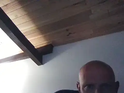 Snapshot of davigochi77bcn chatting on 03/13/25, 09:48 davigochi77bcn online show from 03/13/25, 09:48