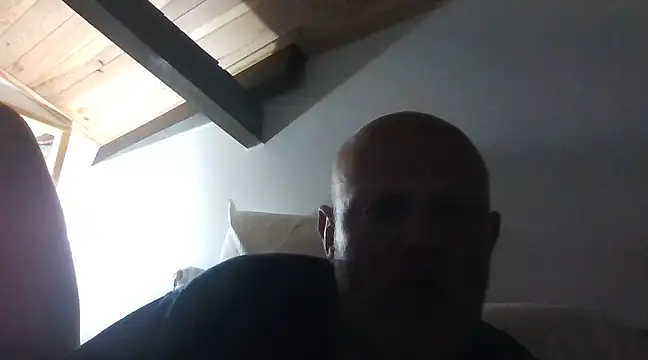 Snapshot of davigochi77bcn chatting on 03/19/25, 10:31 davigochi77bcn online show from 03/19/25, 10:31