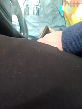 Hotredheadandtoungelasher online show from 01/06/26, 01:37