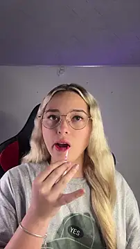 Irisweet  online show from 11/08/25, 03:48