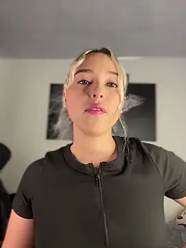 Irisweet  online show from 12/02/25, 10:44