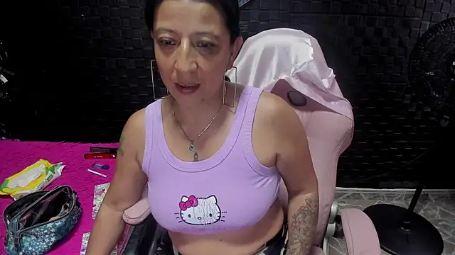 mature sexi40 online show from 02/09/26, 11:52