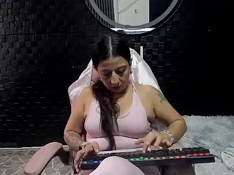 mature sexi40 online show from 11/17/25, 12:20