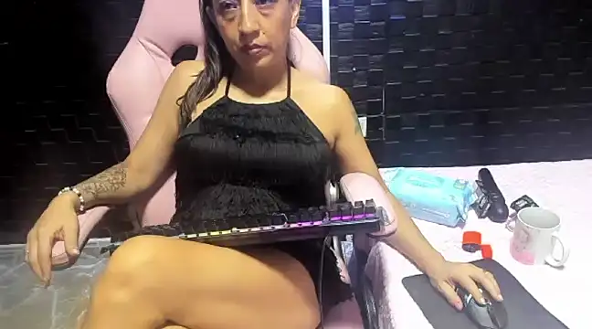 mature sexi40 online show from 03/15/25, 06:25
