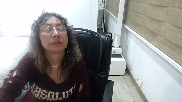 Snapshot of jesy_hot chatting on 10/09/25, 12:11 jesy hot online show from 10/09/25, 12:11