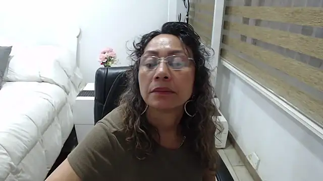 Snapshot of jesy_hot chatting on 11/22/25, 10:30 jesy hot online show from 11/22/25, 10:30