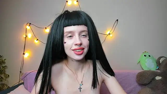 FlowerOfSin2001 online show from 09/19/25, 04:44