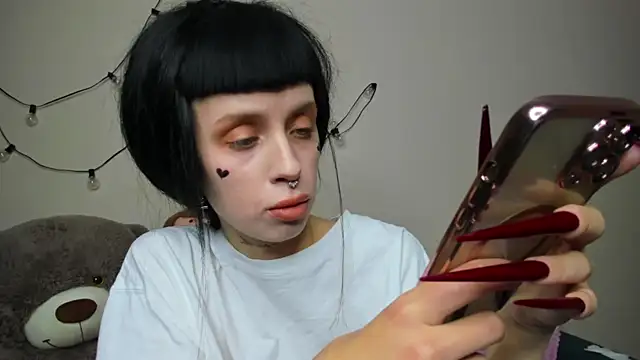 FlowerOfSin2001 online show from 10/11/25, 04:08