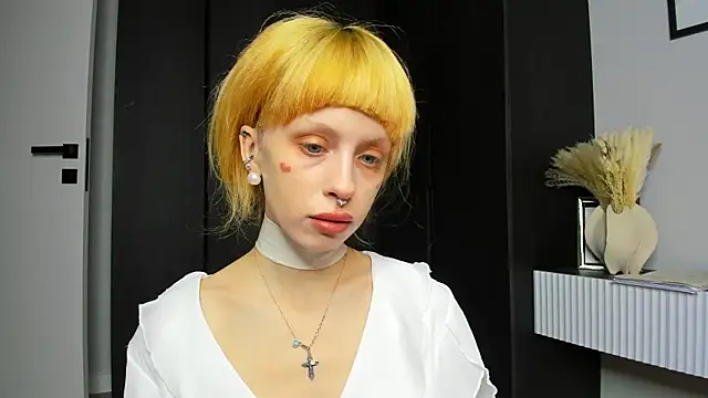 FlowerOfSin2001 online show from 03/01/26, 05:46