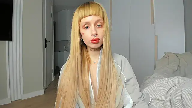 FlowerOfSin2001 online show from 04/12/26, 01:47