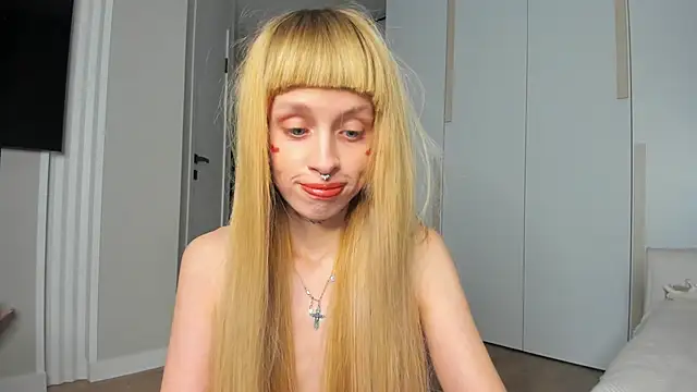 FlowerOfSin2001 online show from 04/17/26, 06:55