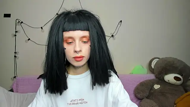 FlowerOfSin2001 online show from 09/14/25, 05:57