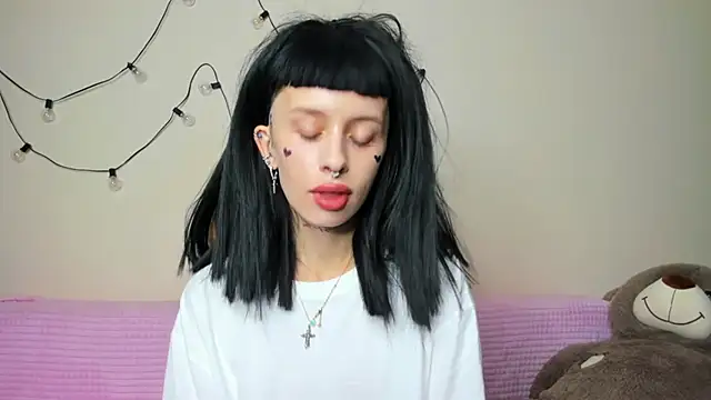 FlowerOfSin2001 online show from 10/07/25, 03:57