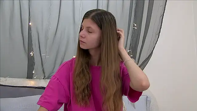 AudreyBarlow online show from 11/04/25, 06:17