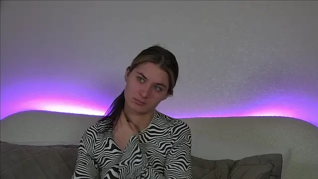 Snapshot of RachelSimpson chatting on 03/12/25, 06:32 RachelSimpson online show from 03/12/25, 06:32
