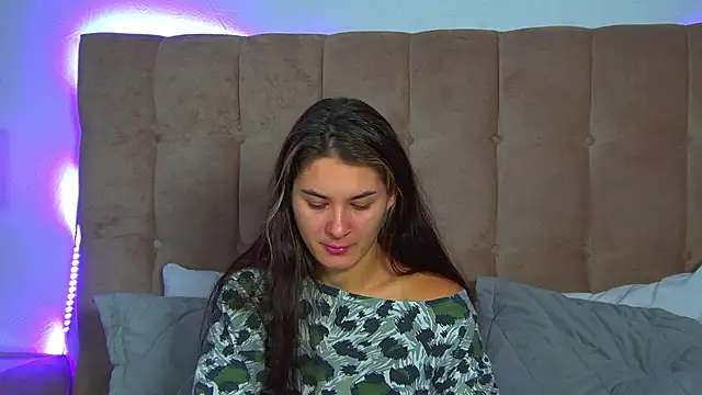 Snapshot of RachelSimpson chatting on 11/08/25, 06:22 RachelSimpson online show from 11/08/25, 06:22