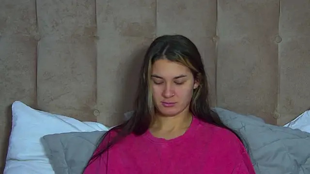 Snapshot of RachelSimpson chatting on 11/07/25, 06:23 RachelSimpson online show from 11/07/25, 06:23