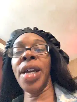 Snapshot of Jasmine_FullsShine chatting on 11/08/25, 09:57 Jasmine FullsShine online show from 11/08/25, 09:57