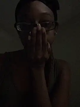 Snapshot of Jasmine_FullsShine chatting on 12/19/25, 08:06 Jasmine FullsShine online show from 12/19/25, 08:06