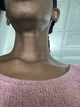 Snapshot of Jasmine_FullsShine chatting on 12/16/25, 08:02 Jasmine FullsShine online show from 12/16/25, 08:02